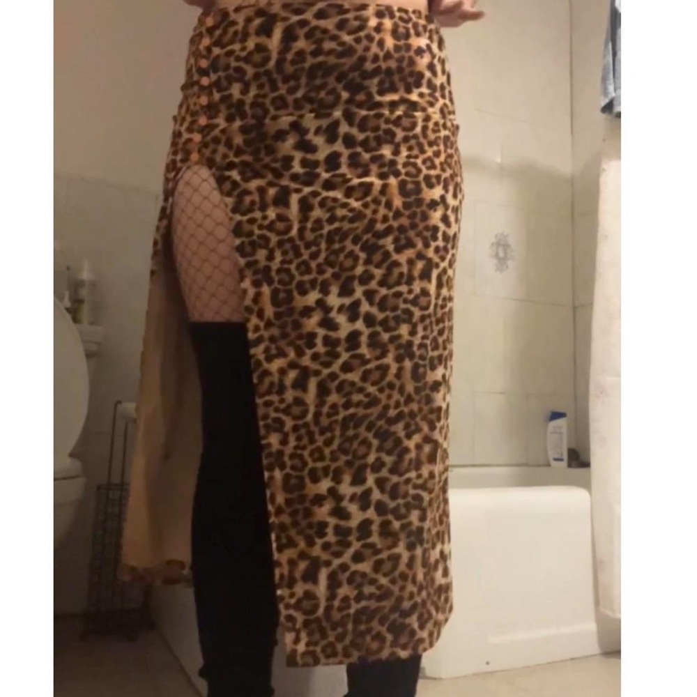 Tunnel vision leopard print siren skirt